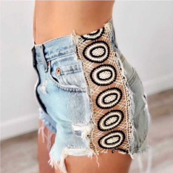 Levi's Pants - ❌SOLD❌NWT LF Levi’s Furst OfA Kind Vintage crochet